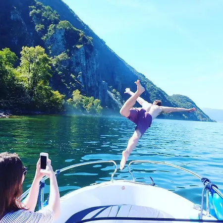 Unique Boat & Breakfast In Maggiore