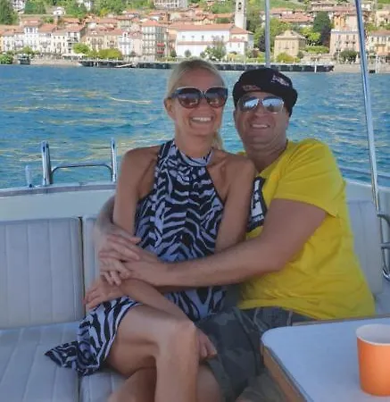 Unique Boat & Breakfast In Maggiore Lesa